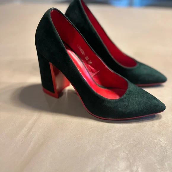 Italy Green and Red leather Women's Pumps - Picture 3 of 8